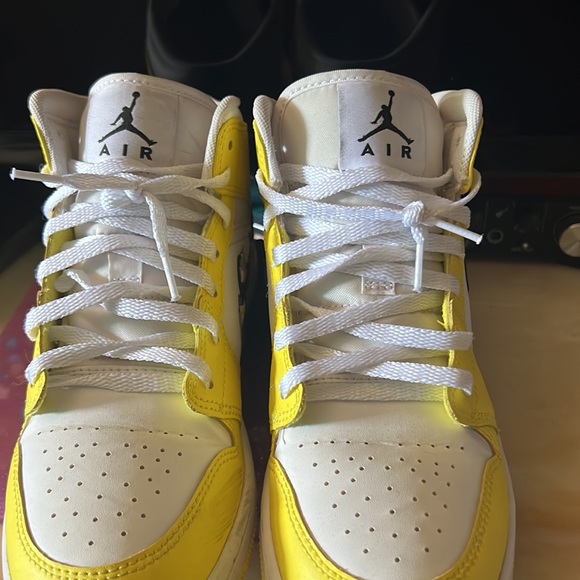 Jordan 1s - Picture 2 of 4